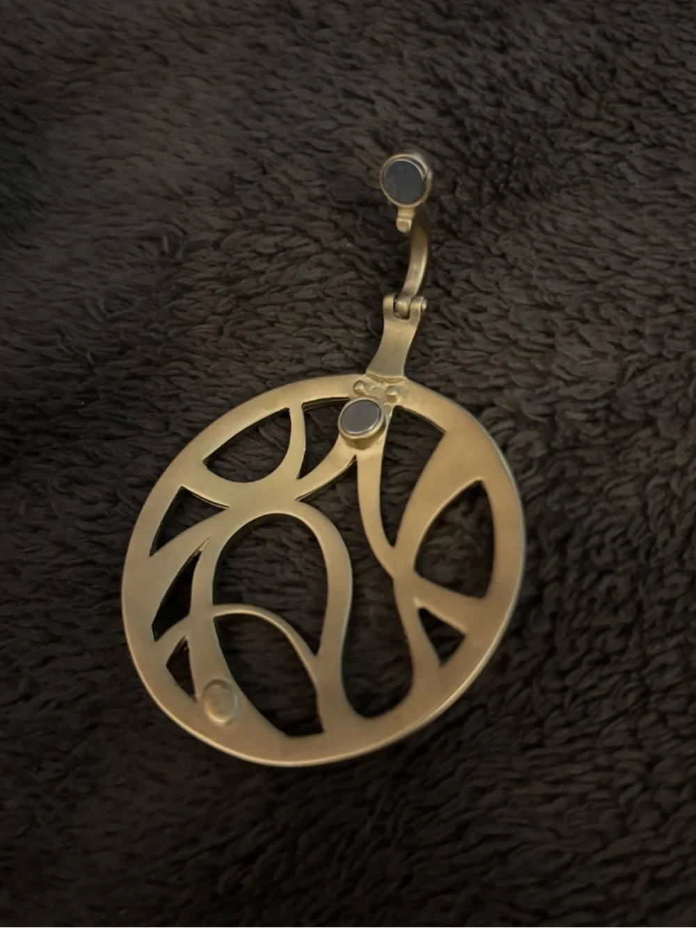 Premier Designs Pizzazz Matte Gold-tone Openwork Round Pendant w/Magnetic Clasp